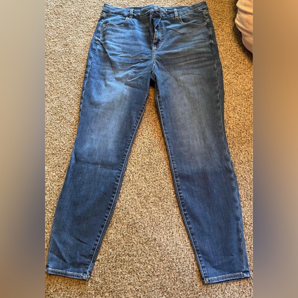American Eagle Next Level Stretch Size 20 L